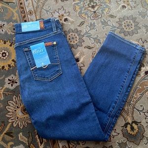 7 For All Mankind B(air) Kimmie Crop Jean